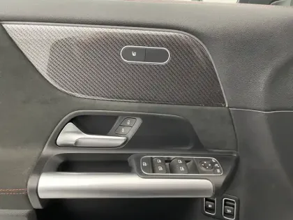 Photo 26 Mercedes GLA  250 e 8G-DCT