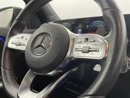 Photo 23 Mercedes GLA  250 e 8G-DCT