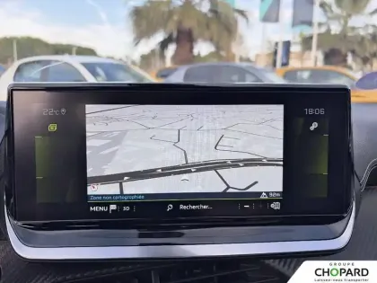 Photo 12 Peugeot 2008  PureTech 130 S&S BVM6