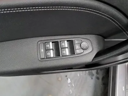 Photo 28 Renault Captur  E-Tech hybride rechargeable 160