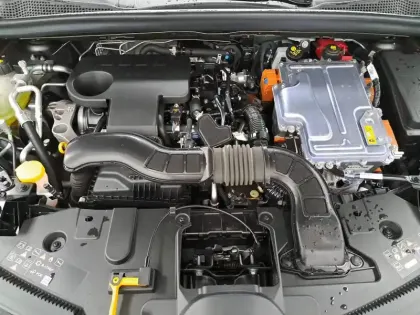 Photo 13 Renault Captur  E-Tech hybride rechargeable 160