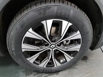 Photo 15 Renault Captur  E-Tech hybride rechargeable 160