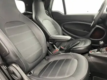 Photo 68 Smart Fortwo  Cabrio 82 ch