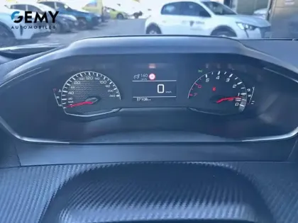 Photo 12 Peugeot 2008  PureTech 100 S&S BVM6