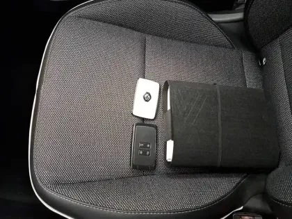 Photo 38 Renault Captur  E-Tech full hybrid 145