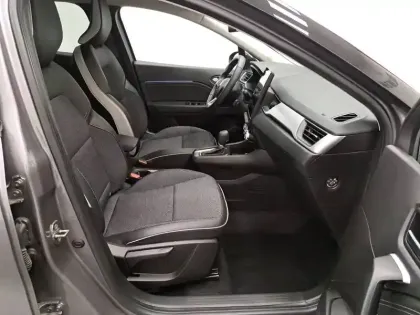 Photo 23 Renault Captur  E-Tech full hybrid 145