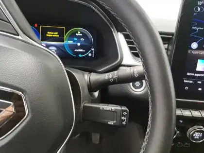 Photo 29 Renault Captur  E-Tech full hybrid 145