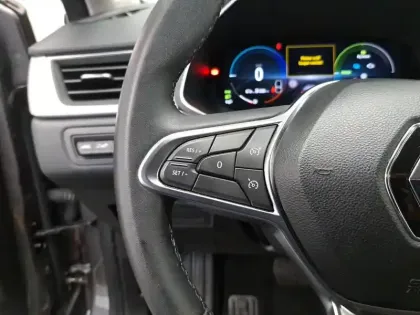 Photo 30 Renault Captur  E-Tech full hybrid 145