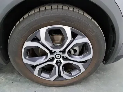 Photo 15 Renault Captur  E-Tech full hybrid 145