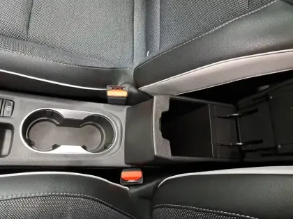 Photo 34 Renault Captur  E-Tech full hybrid 145