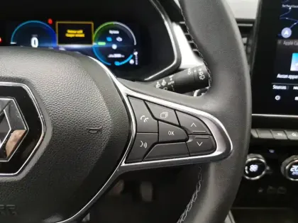 Photo 31 Renault Captur  E-Tech full hybrid 145