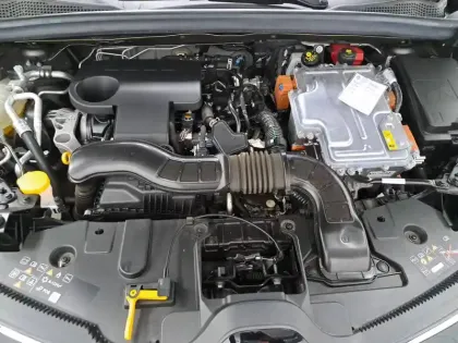 Photo 13 Renault Captur  E-Tech full hybrid 145