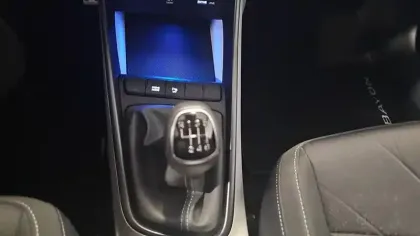 Photo 16 Hyundai Bayon  1.0 T-GDi 100 Hybrid 48V