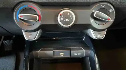 Photo 17 Kia Stonic  1.0 T-GDi 100 ch BVM6