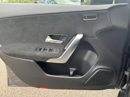 Photo 10 Mercedes Classe A  200 d 8G-DCT