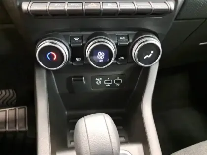 Photo 76 Renault Clio  E-Tech 140 - 21N