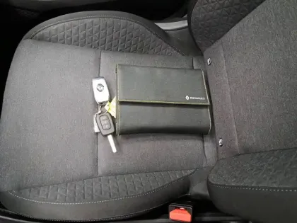 Photo 38 Renault Clio  E-Tech 140 - 21N