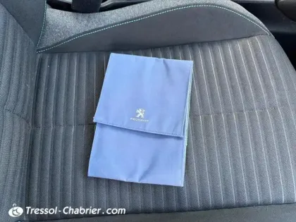 Photo 15 Peugeot 208  PureTech 75 S&S BVM5 Style