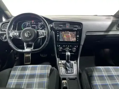 Photo 7 Volkswagen Golf Hybride Rechargeable 1.4 TSI 204 DSG6 GTE