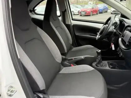 Photo 17 Toyota Aygo 1.0 VVT-i 72 Dynamic