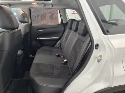 Photo 8 Suzuki Vitara 1.4 Boosterjet Hybrid 110ch Style MY25