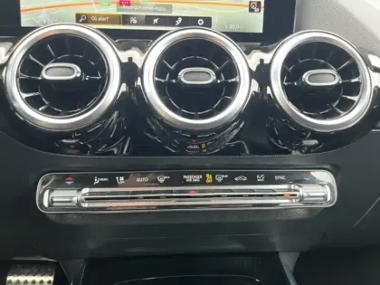 Photo 11 Mercedes GLA 200 d AMG Line