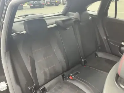 Photo 10 Mercedes GLA 200 d AMG Line