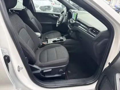 Photo 26 Ford Kuga 2.5 Duratec 190ch FHEV E85 ST-Line BVA