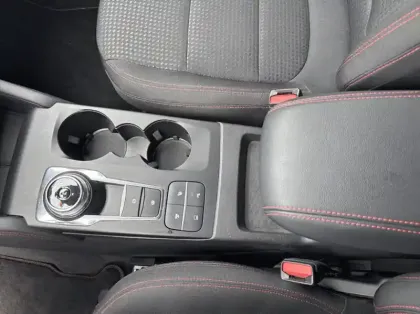 Photo 14 Ford Kuga 2.5 Duratec 190ch FHEV E85 ST-Line BVA