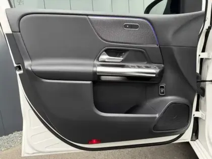 Photo 18 Mercedes Classe B 180 d Progressive Line Edition