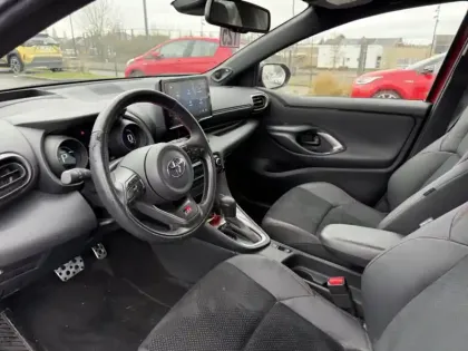 Photo 10 Toyota Yaris Hybride 116h GR SPORT Pack Techno Plus - TO