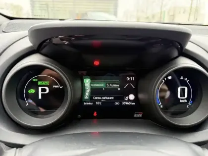 Photo 11 Toyota Yaris Hybride 116h GR SPORT Pack Techno Plus - TO