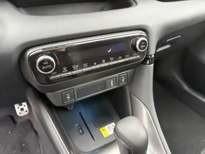 Photo 15 Toyota Yaris Hybride 116h GR SPORT Pack Techno Plus - TO