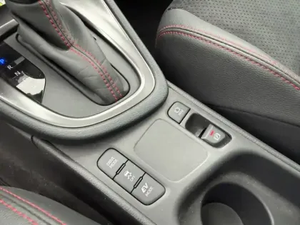 Photo 16 Toyota Yaris Hybride 116h GR SPORT Pack Techno Plus - TO