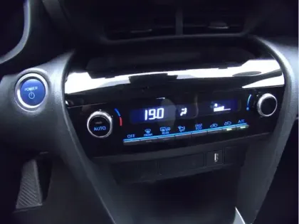 Photo 12 Toyota Yaris Hybride 1.5 HYBRID 116H DYNAMIC