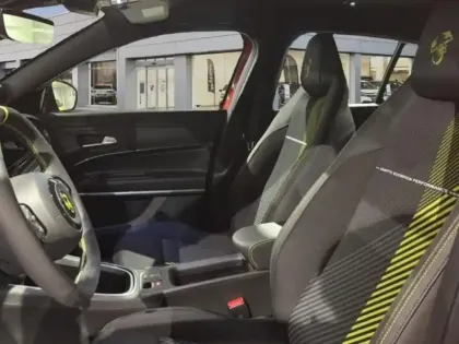 Photo 9 Abarth 600  e 240ch 54kWh Turismo