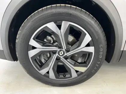 Photo 49 Renault Captur  E-Tech full hybrid 145