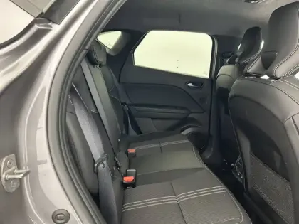 Photo 46 Renault Captur  E-Tech full hybrid 145