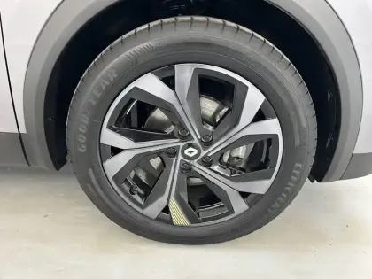 Photo 20 Renault Captur  E-Tech full hybrid 145