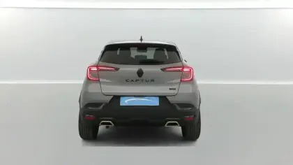 Photo 35 Renault Captur  E-Tech full hybrid 145