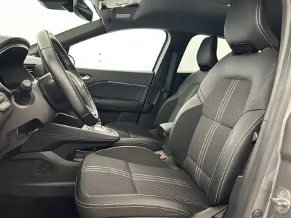 Photo 40 Renault Captur  E-Tech full hybrid 145