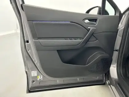 Photo 10 Renault Captur  E-Tech full hybrid 145