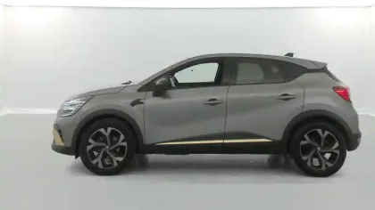 Photo 33 Renault Captur  E-Tech full hybrid 145