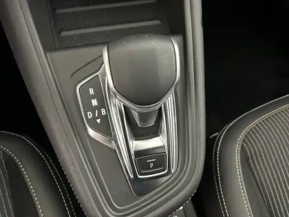 Photo 12 Renault Captur  E-Tech full hybrid 145