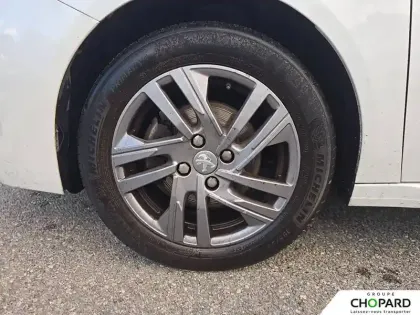 Photo 11 Peugeot 208  PureTech 100 S&S BVM6