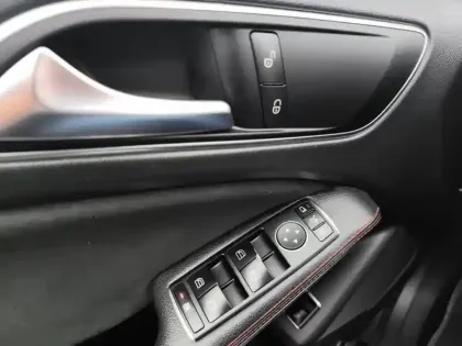 Photo 19 Mercedes GLA  200 7-G DCT Sensation