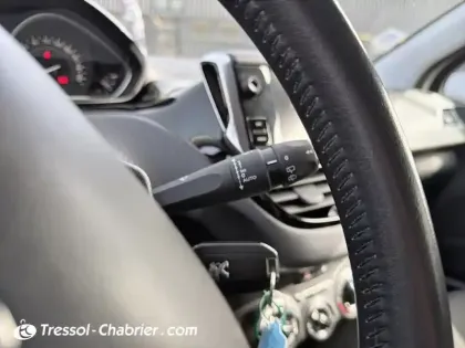 Photo 6 Peugeot 208  1.2 PureTech 82ch BVM5 Style