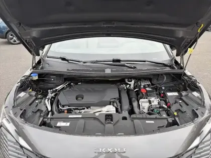 Photo 6 Peugeot 3008  Hybrid 225 e-EAT8 GT