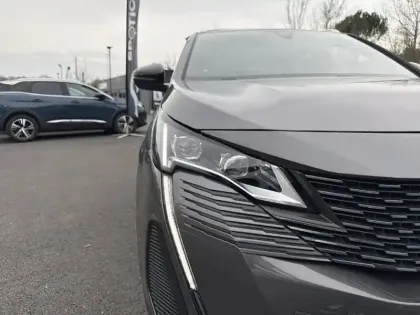 Photo 13 Peugeot 3008  Hybrid 225 e-EAT8 GT