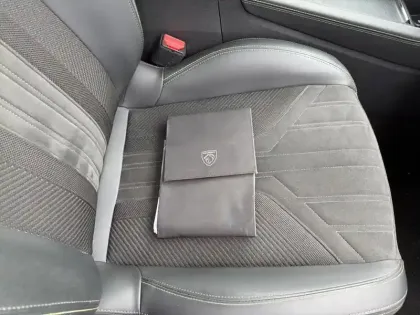 Photo 15 Peugeot 308  PHEV 180 e-EAT8 GT